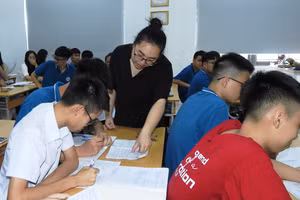 Một tiết ôn tập cho khối 12 Trường TH - THCS - THPT Nguyễn Bỉnh Khiêm.