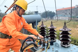 Thành phố Móng Cái cắt điện để đấu nối đường dây 110kV Móng Cái- Đông Hưng. 