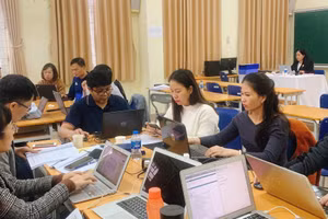 Học viên tham gia khóa đào tạo Kiểm định viên kiểm định chất lượng giáo dục đại học và trung cấp chuyên nghiệp năm 2021. Ảnh: NU-CEA