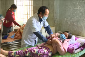 Trước đó tại xã Măng Cành cũng xuất hiện chùm ca bệnh khiến 2 người tử vong và nhiều người nhập viện.