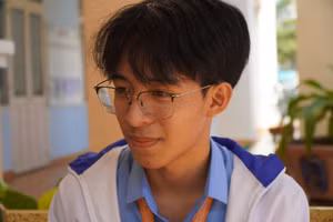 Phạm Trần Tuấn Anh (lớp 12C3A, trường THPT Chuyên Hùng Vương) xuất sắc mang về giải nhất môn Văn cho tỉnh Gia Lai.