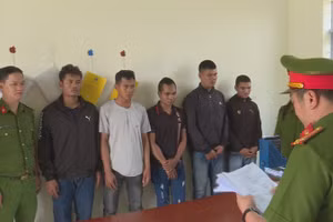 Nhóm đối tượng do Cường cầm đầu tại cơ quan công an.