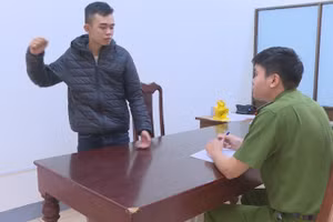 Nguyễn Tiến Thành Đạt tại cơ quan điều tra.