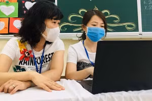 Nâng cao giám sát khi HS thi trực tuyến. Ảnh: NTCC