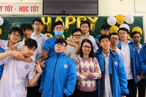 Cô Thảo và học sinh.