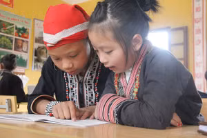 Nhiều địa phương phải áp dụng giải pháp tình thế để bảo đảm có giáo viên đứng lớp dạy học. Ảnh minh họa: Sỹ Điền