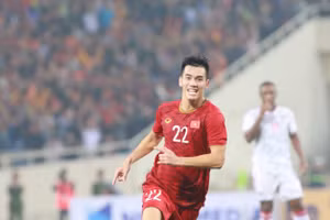 Tiến Linh ghi bàn trong trận lượt đi thắng UAE 1 - 0 tại Mỹ Đình.