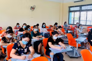 GV Trường Tiểu học Núi Thành tham gia tập huấn sử dụng SGK lớp 1 - 2 Chương trình GDPT mới. 