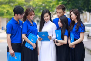 Cần có chính sách trao học bổng cho người làm nghiên cứu sinh. 