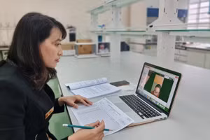 Dạy và học trực tuyến đã được thực hiện hiệu quả trong thời gian giãn cách phòng dịch. Ảnh minh họa