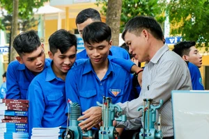 Trường Đại học Bình Dương giới thiệu các sản phẩm nghiên cứu khoa học. Ảnh minh họa