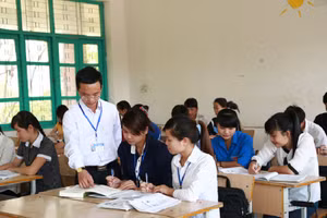 Nhiều người cho rằng, thăng hạng với giáo viên chỉ cần đánh giá bằng năng lực và hiệu quả công việc.