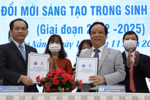 ĐH Đà Nẵng ký kết thỏa thuận với Sở Khoa học Công nghệ TP Đà Nẵng. 