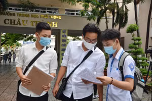 Thí sinh tại điểm thi Trường THPT Châu Thành (TP Bà Rịa) Kỳ thi tốt nghiệp THPT 2020. Ảnh: INT