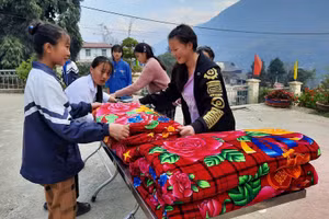 Mô hình tự quản của học sinh bán trú giúp cho hoạt động của học sinh tại trường lớp thêm nền nếp. Ảnh: NTCC