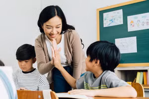 Giáo dục con người trong thời đại mới sẽ góp phần nâng cao vị thế văn hóa dân tộc. Ảnh minh họa