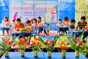 Ngày hội “Mừng vui 8/3 – Giao lưu mẹ và bé” do Trường Mầm non Ninh Hưng tổ chức. 