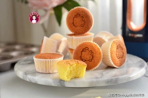 Cách làm bánh cupcake sữa chua thơm mềm đang "sốt xình xịch" trên MXH