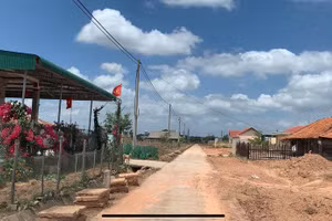 Những hộ đầu tiên chuyển đến khu tái định cư số 1, xã Cư Elang (huyện Ea Kar).