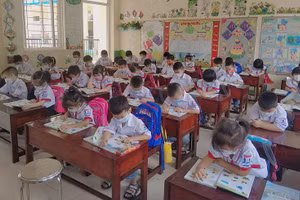 Chuyển đổi số ở các trường vùng khó cần sự đồng hành của các cấp, ban, ngành và phụ huynh học sinh. Ảnh minh họa