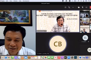 Thứ trưởng Bộ GD&ĐT Nguyễn Hữu Độ khai mạc tập huấn tổ chức dạy học trực tuyến cho giáo viên.