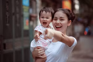 Nhà văn Lê Thanh Ngân có những quan điểm dạy con được nhiều cha mẹ đồng tình. Ảnh FBNV.