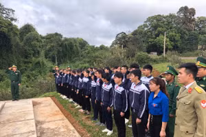 Yêu đất nước từ “Tiết học vùng biên”