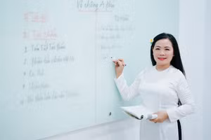 Cô giáo Khánh Toàn trong một tiết dạy Văn.