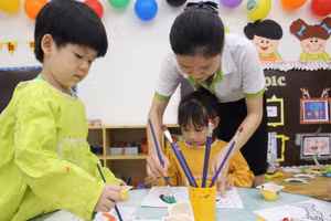 Chơi mà học giúp trẻ làm quen với tiếng Anh ở Trường MN Eduplay.