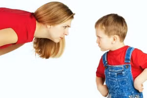 Trẻ sẽ trở nên ngang bướng, ưa được phục vụ vì thường ỷ lại vào cha mẹ. Ảnh minh họa.