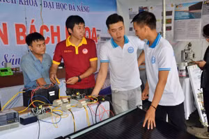 Đề tài “Bộ làm mát cho tấm pin năng lượng mặt trời” của nhóm SV Trường ĐH Bách khoa, ĐH Đà Nẵng.