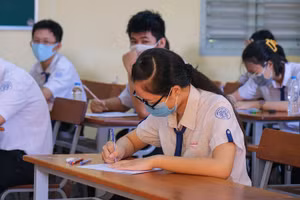 Học sinh lớp 12 TP Cần Thơ ôn thi tốt nghiệp.