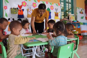 Giờ đây, trẻ em ở Huổi Min đã có trường lớp khang trang để theo đuổi con chữ.