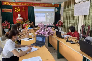 Hoạt động chuyên môn theo hình thức trực tuyến tại Trường Tiểu học Mạn Lạn (Thanh Ba, Phú Thọ). Ảnh: NT