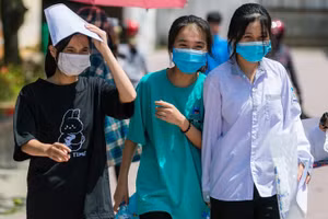 Thí sinh thi tuyển sinh vào lớp 10 THPT tỉnh Nghệ An năm học 2021 – 2022.