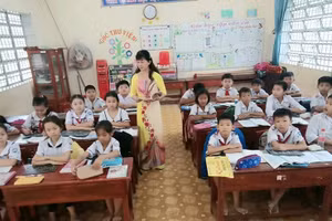 Cô Huỳnh Thị Phương Thảo trong giờ lên lớp sáng 22/1. Ảnh: TG