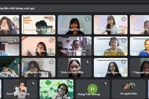 Sinh viên trong một giờ học online.