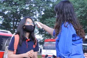 Dù việc tiêm vắc-xin phòng Covid-19 cho học sinh là cần thiết nhưng cần phải được thử nghiệm lâm sàng kỹ lưỡng. Ảnh: Nhật Nguyên