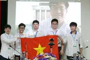 Cả 6 thí sinh Việt Nam tham dự Olympic Toán học quốc tế 2021 đều giành huy chương. 