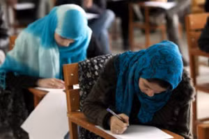 Nữ sinh Afghanistan.