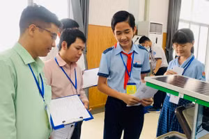 Vòng chung kết cuộc thi KHKT cấp thành phố có nhiều đề tài của học sinh THCS được ban giám khảo đánh giá cao. 