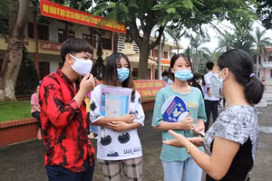 Thí sinh tại điểm thi Trường THPT Mường Phăng (Điện Biên) trong Kỳ thi tốt nghiệp THPT năm 2020. Ảnh minh họa