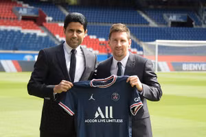 Chủ tịch Nasser Al-Khelaifi và hợp đồng bom tấn Messi.