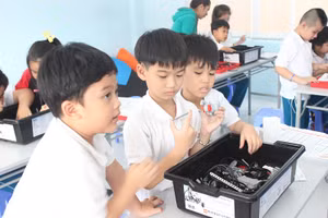 Triển khai chương trình mới lớp 2 và lớp 6, các địa phương đang tập trung nguồn lực khắc phục khó khăn để bảo đảm cho công tác dạy, học. 