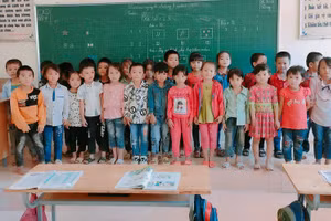 Học sinh lớp cô Huyền trong buổi tựu trường.