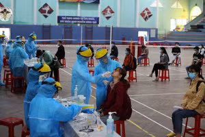 Xét nghiệm Covid-19 cho sinh viên ĐH Huế trước khi trở lại học tập trung. Ảnh: Website của ĐH Huế