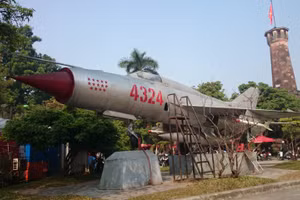 Bảo vật Quốc gia MIG 21, số hiệu 4324 đã bắn rơi 14 máy bay Mỹ và được vinh danh bằng 14 ngôi sao.