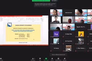 Sinh viên Trường Đại học Kinh tế, Đại học Đà Nẵng bảo vệ đề tài nghiên cứu khoa học theo hình thức trực tuyến.