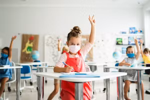 Khẩu trang có thể ảnh hưởng tới sự phát triển ngôn ngữ của trẻ.