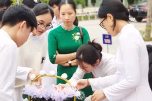 Trường THPT Nguyễn Hiền tổ chức nhiều hoạt động nhằm giải tỏa tâm lý thi cử cho HS khối 12.